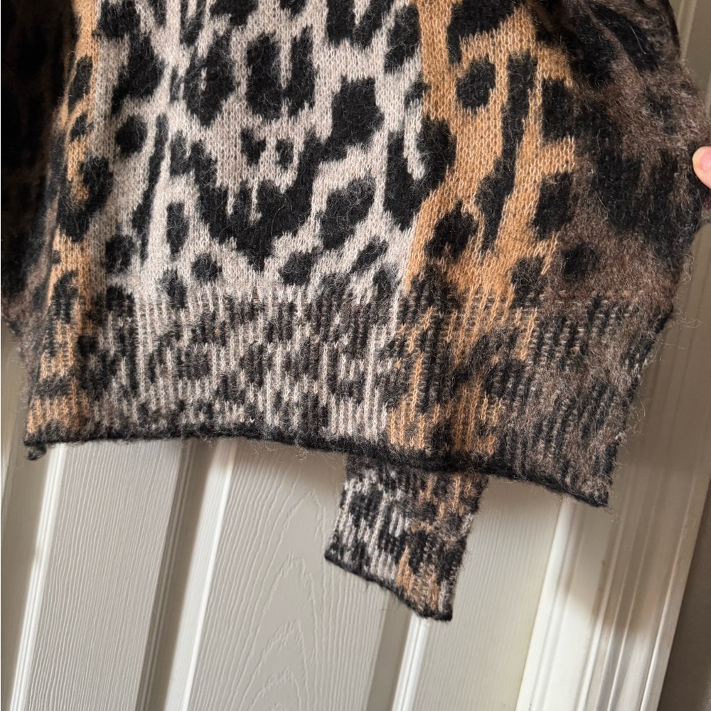 Cheetah sweater perfect for the spring. Open bottom w side slits. Cozy Sz S&M - Picture 4 of 5